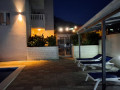 Izvana opremljena s bazenom, terasom i roštiljem, Villa Natasha with Pool Makarska
